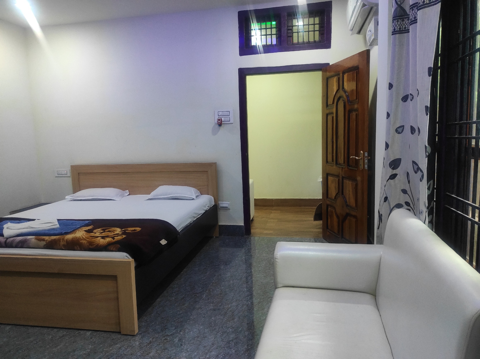 Deluxe Double AC Room