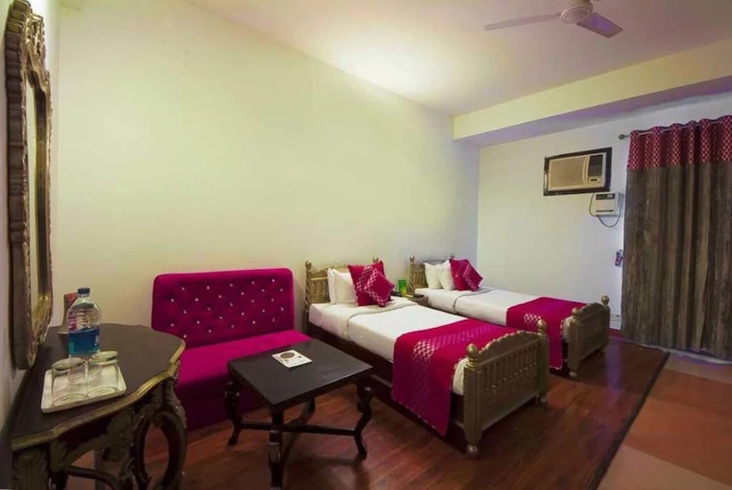 Siris 18 - A Boutique Hotel