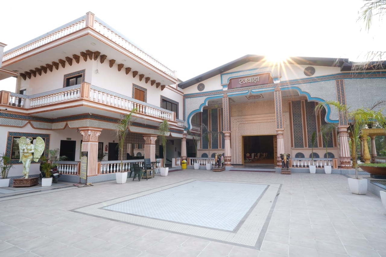 Rajwada Resort, Raipur 3