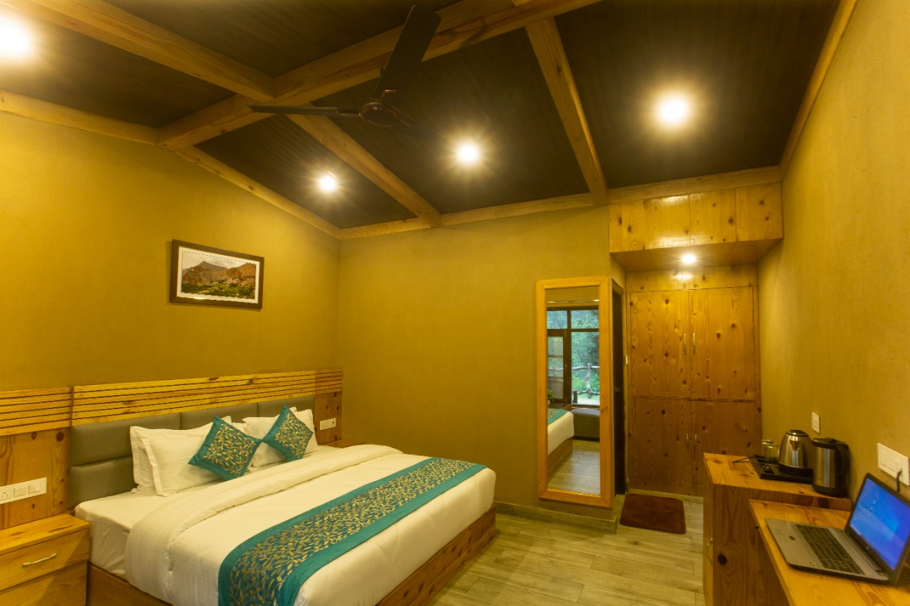 Backwoods Retreat Shimla, Shimla 4