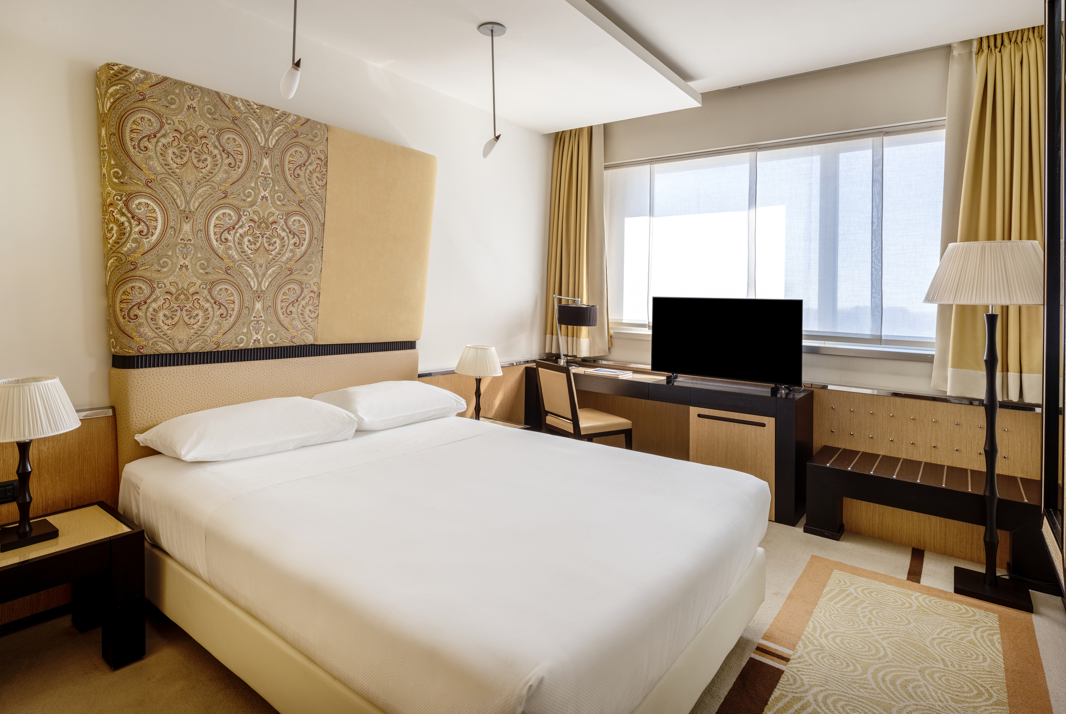 Classic Single Use with Queen Bed