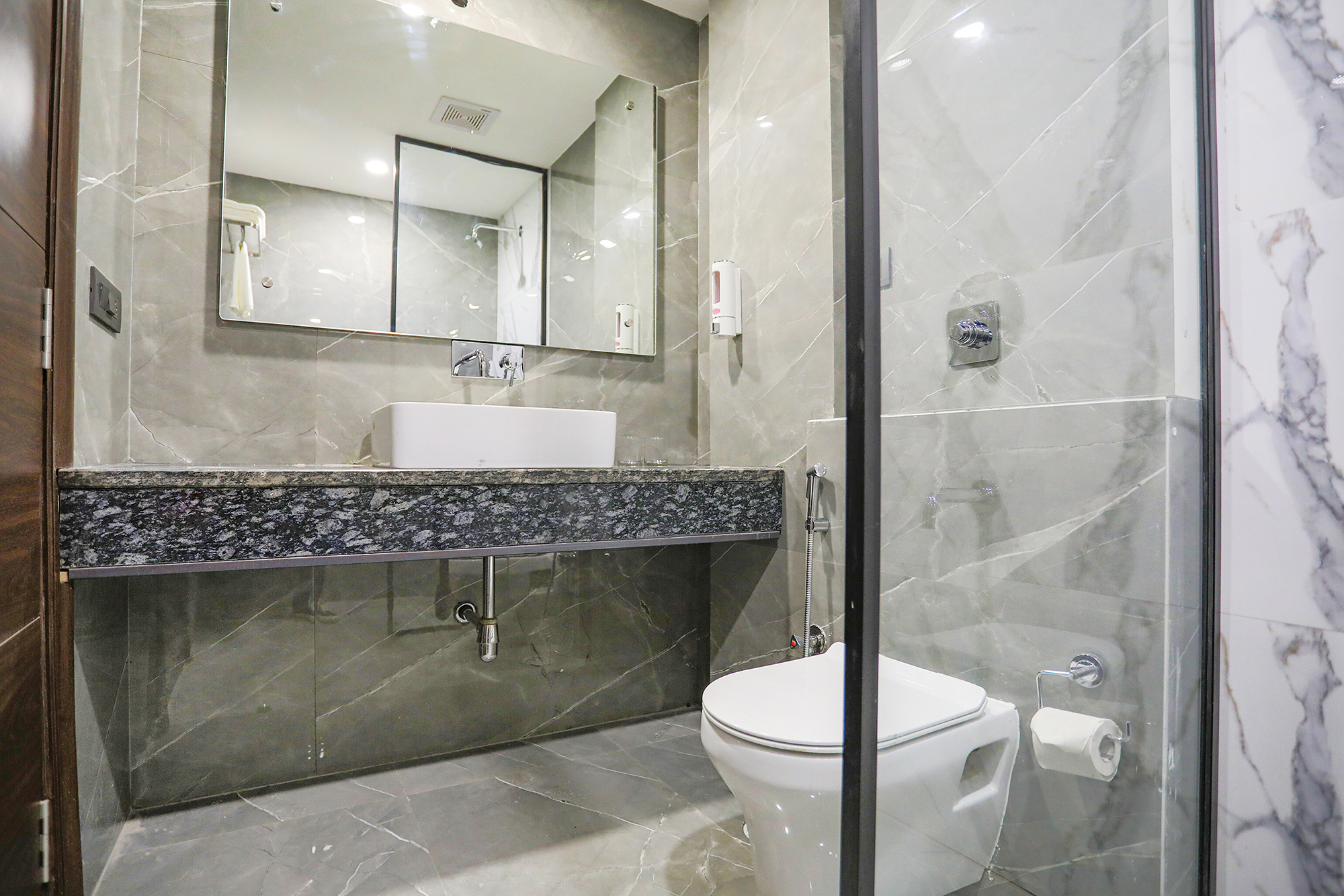 FabHotel Salt Stayz, Gurgaon 4