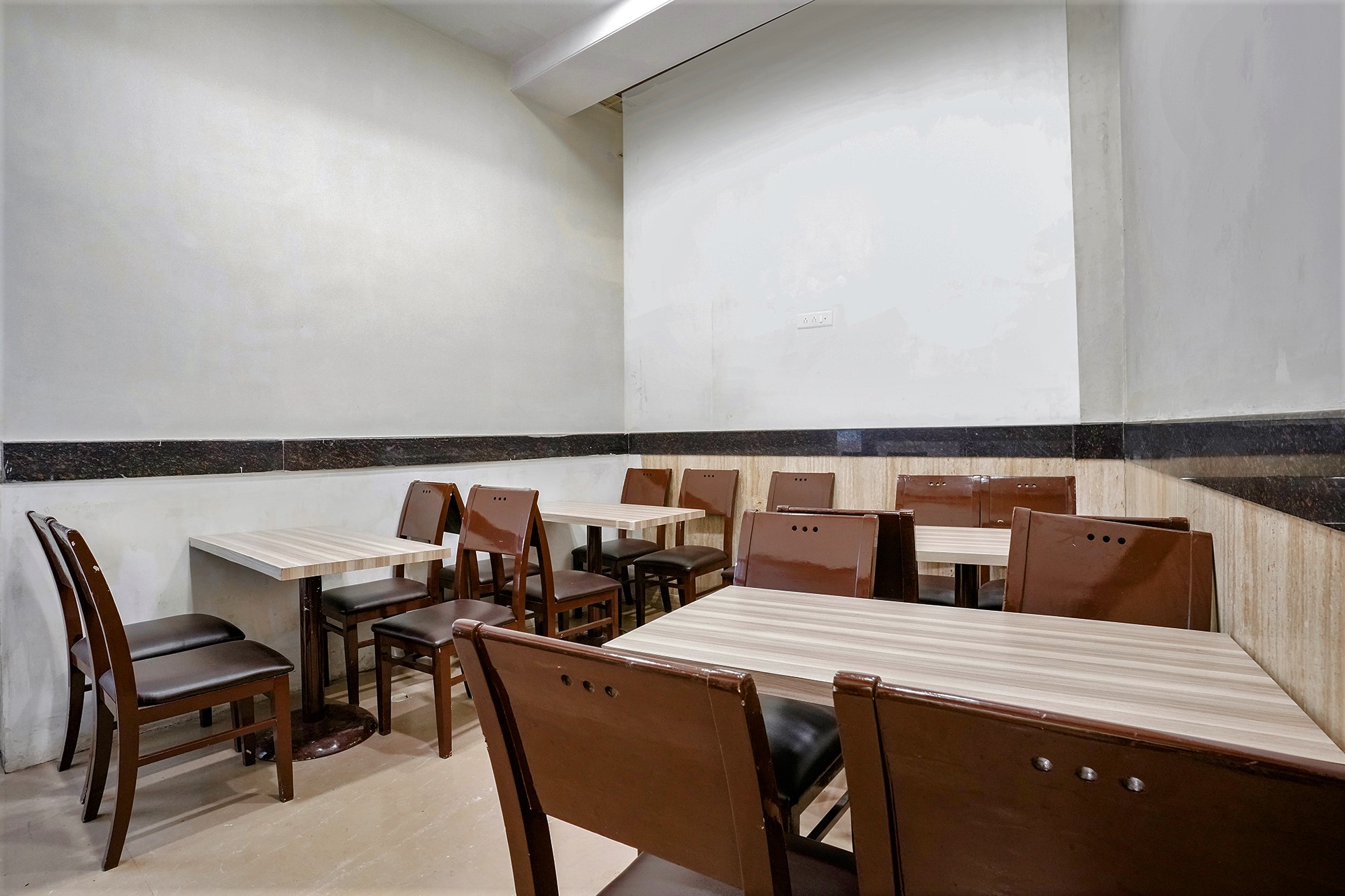 FabHotel Kamran Residency, Mumbai 4