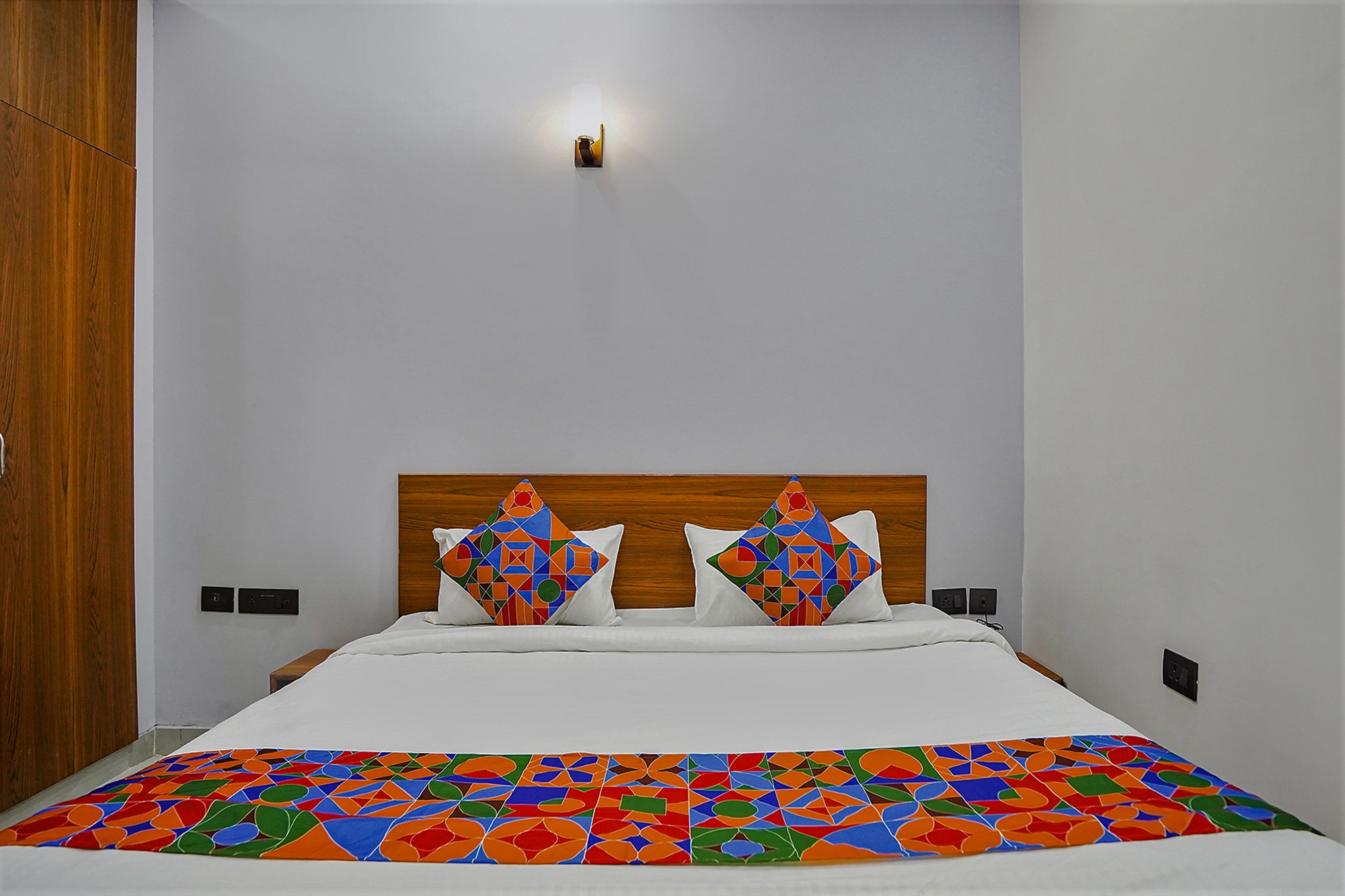 FabHotel F9 Noida Sector 56, Noida 4