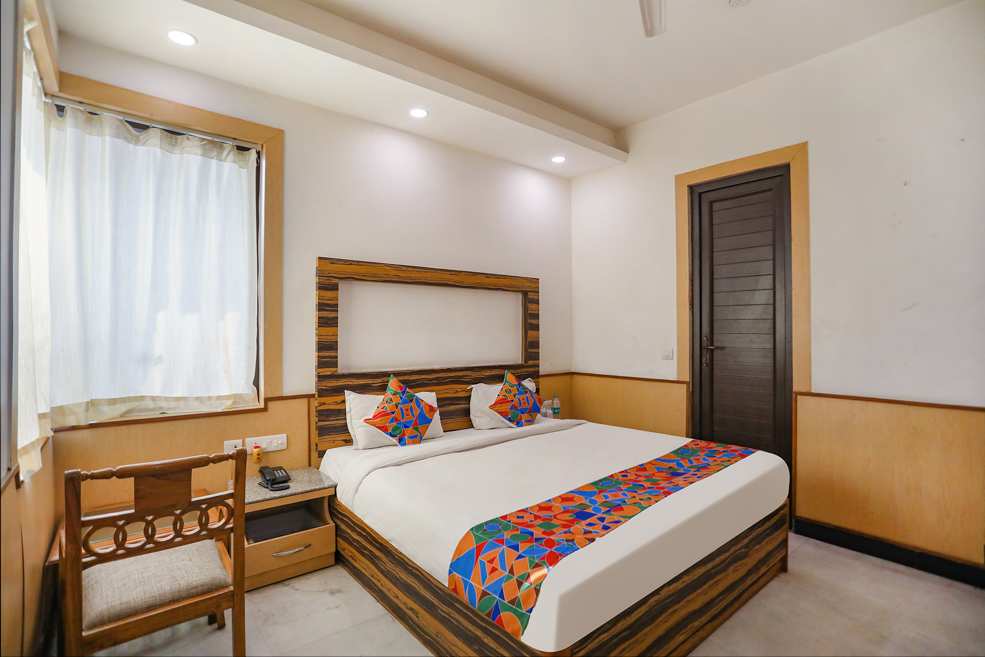 FabHotel The Horizon, Noida 5