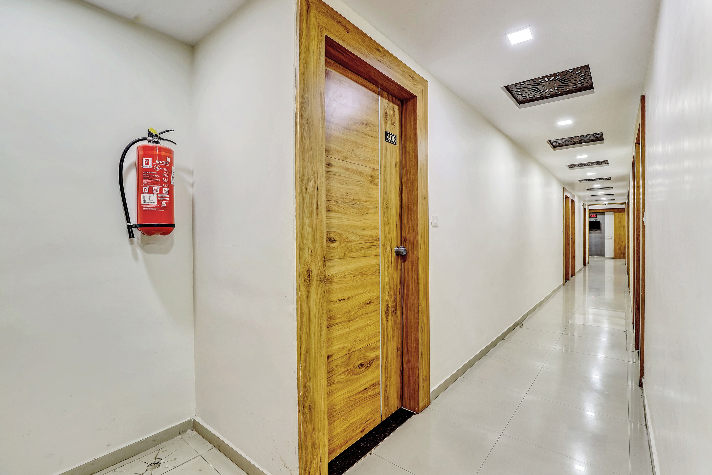 Capital O 80892 Hotel Maple View, Ahmedabad 4