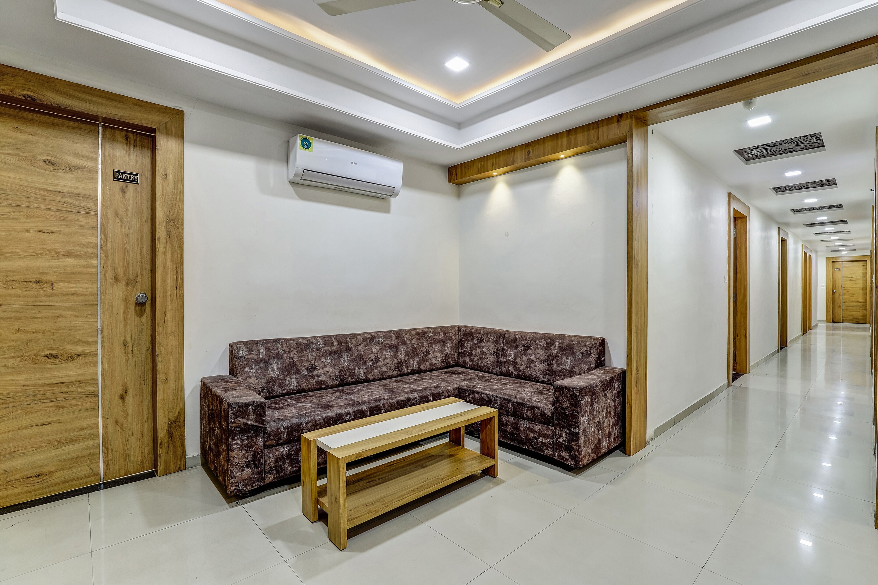 Capital O 80892 Hotel Maple View, Ahmedabad 5