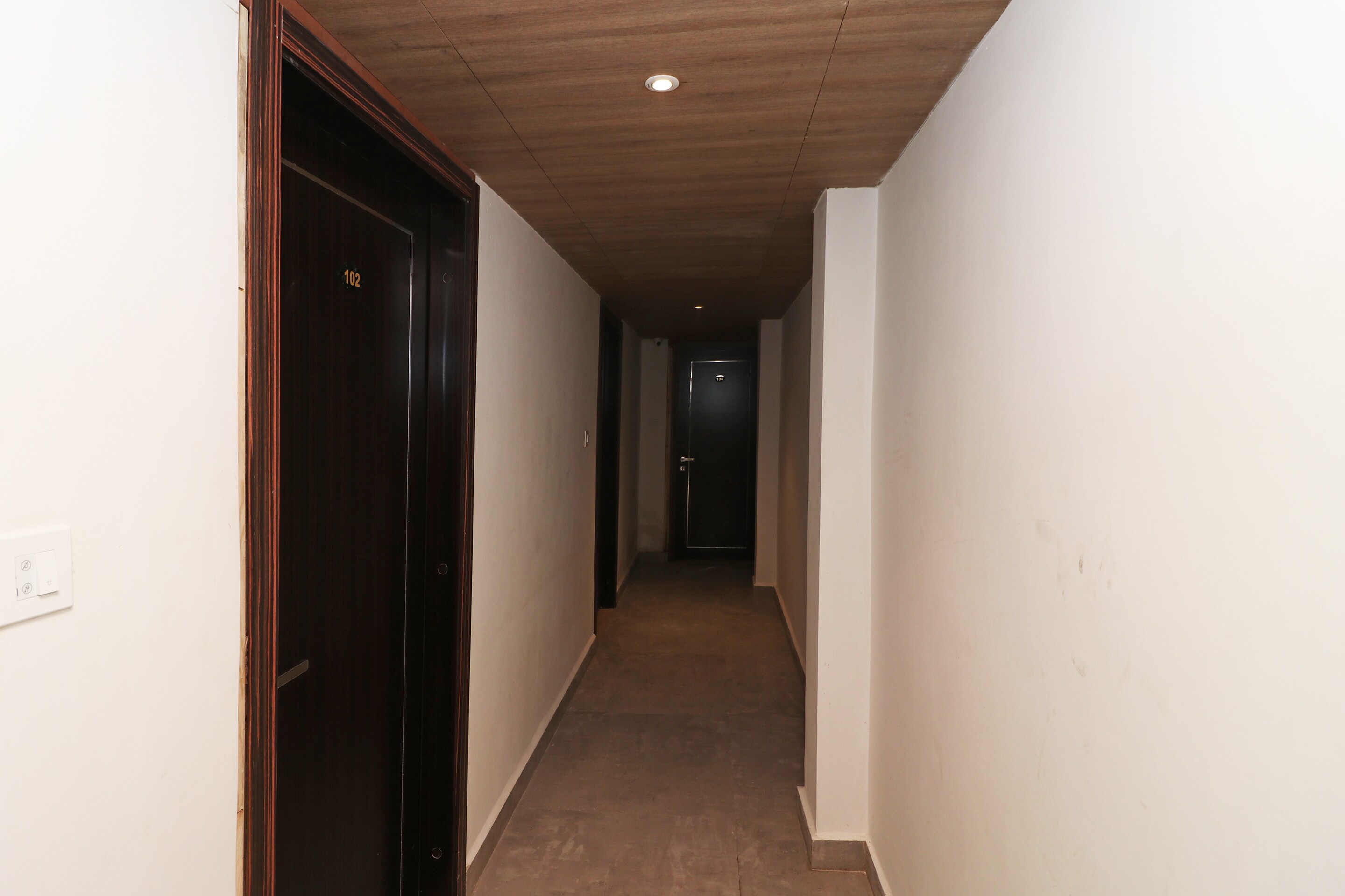 Capital O 22906 Hotel Riash, Allahabad 4