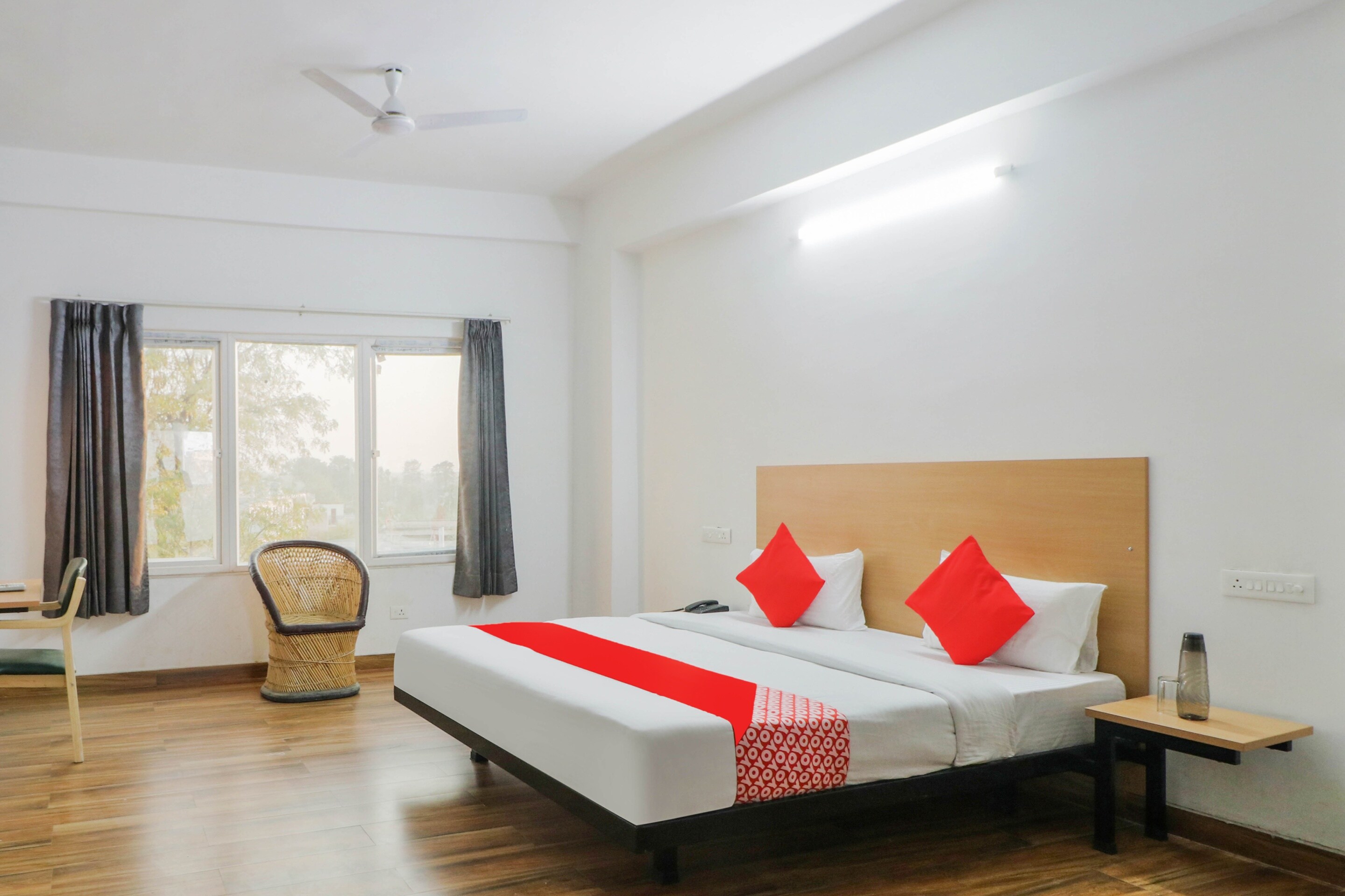 OYO 43024 Townhouse, Bhiwadi 4