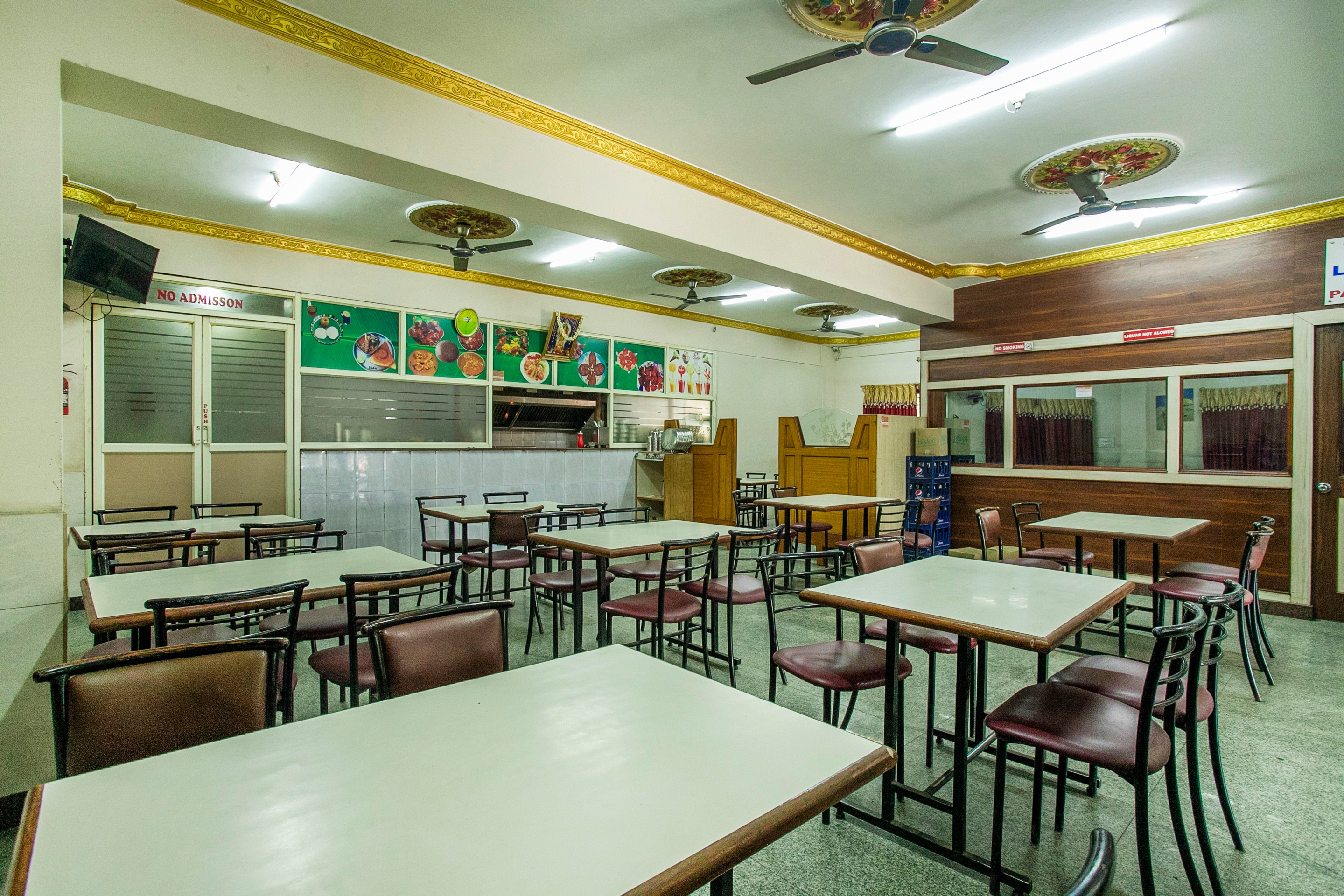 OYO 18626 Royal Residency, Bangalore 4