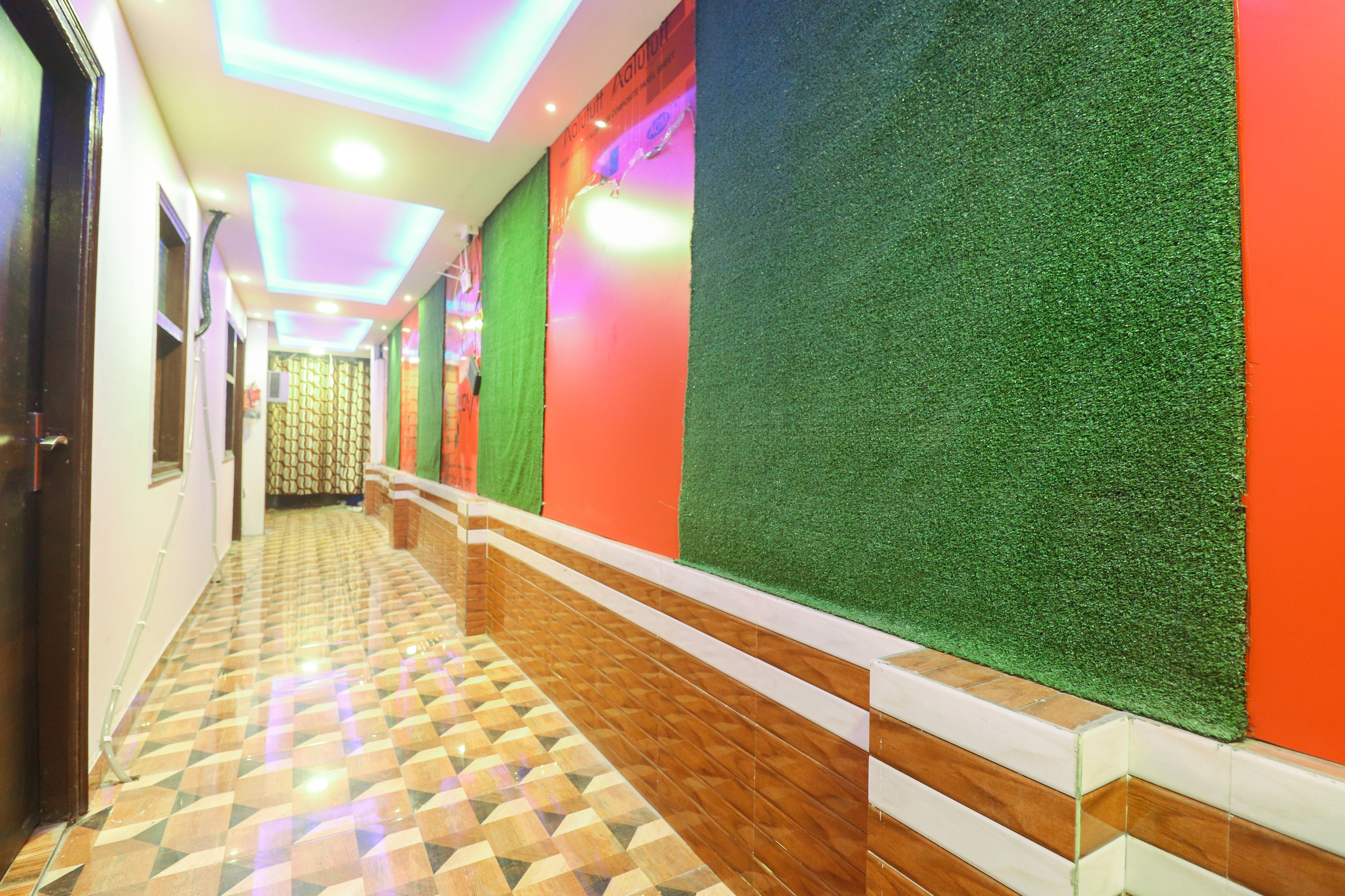 OYO Flagship 63338 Da Adda 18, Noida 4