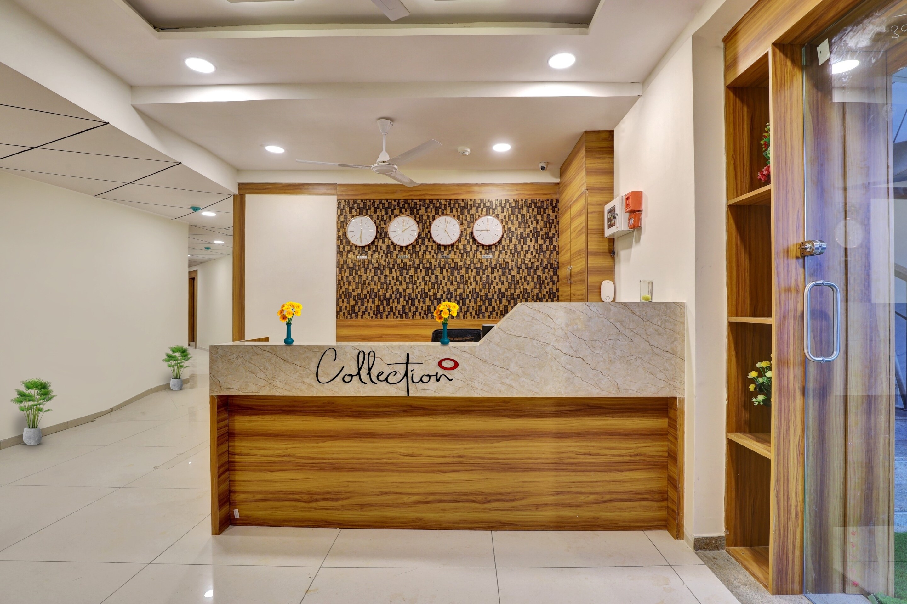 Collection O 92633 Hotel Silver Inn, Ahmedabad 2