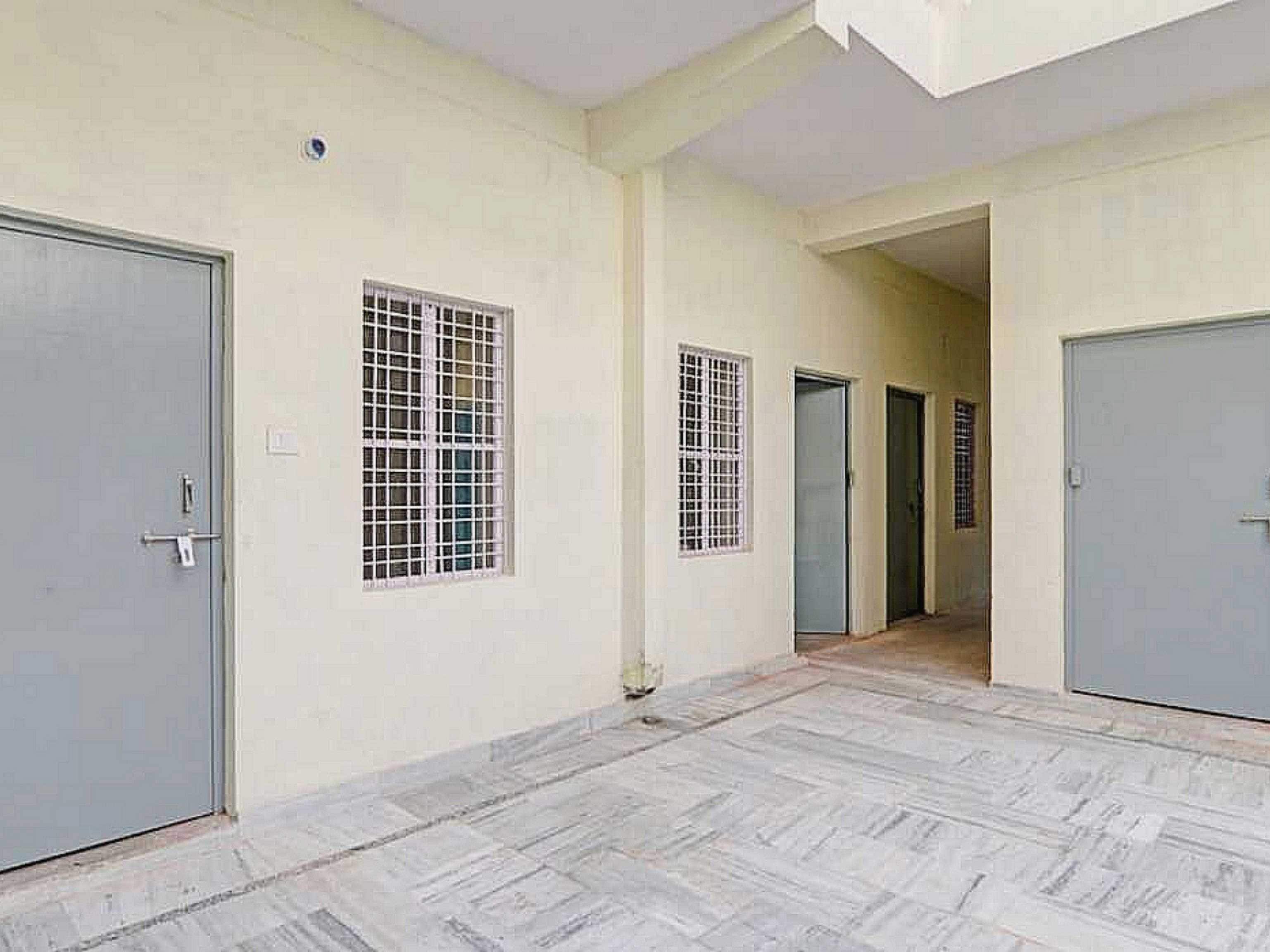 SPOT ON 92295 Anmol Inn, Allahabad 3