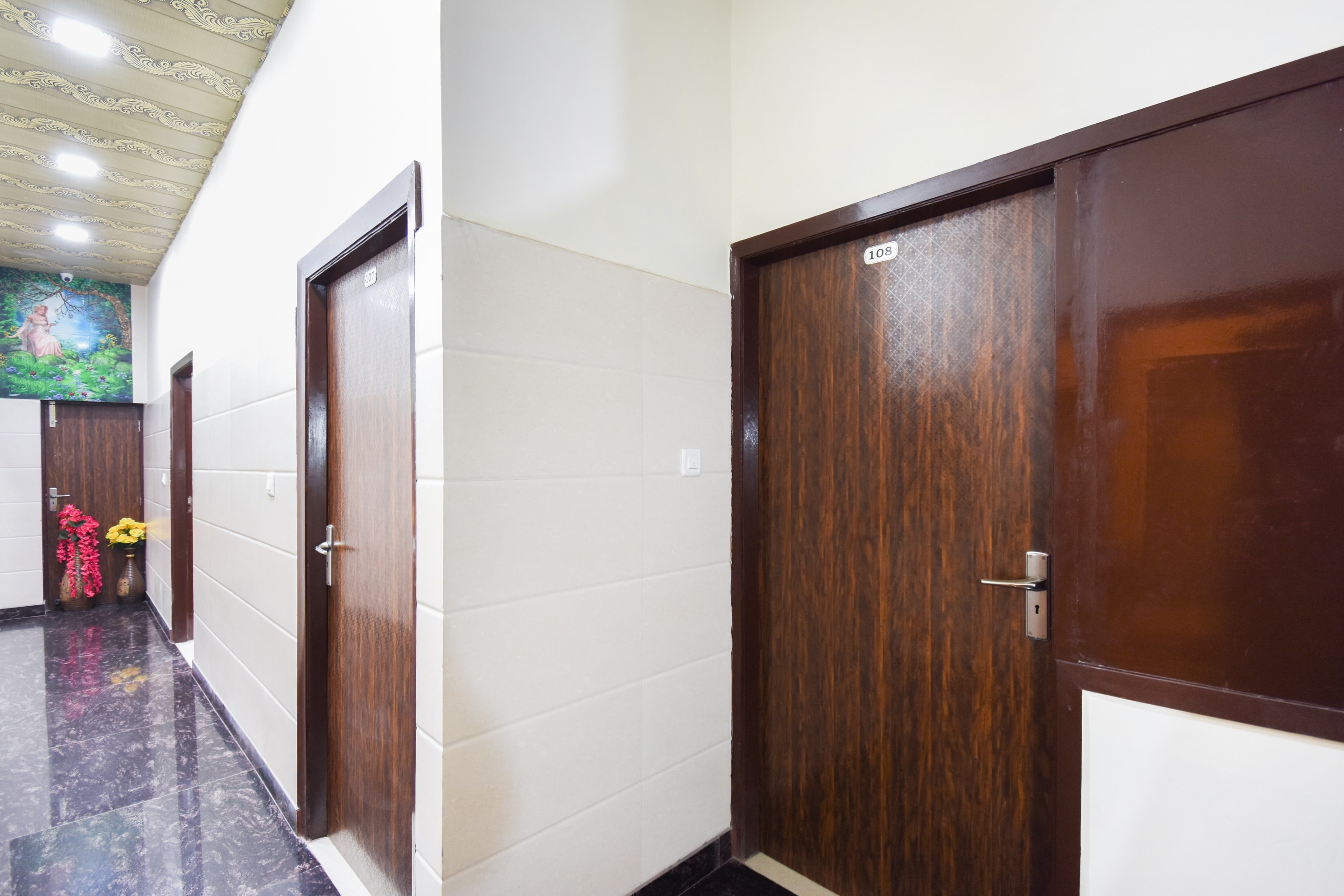 SPOT ON 63445 Deep Guest House, Amritsar 3