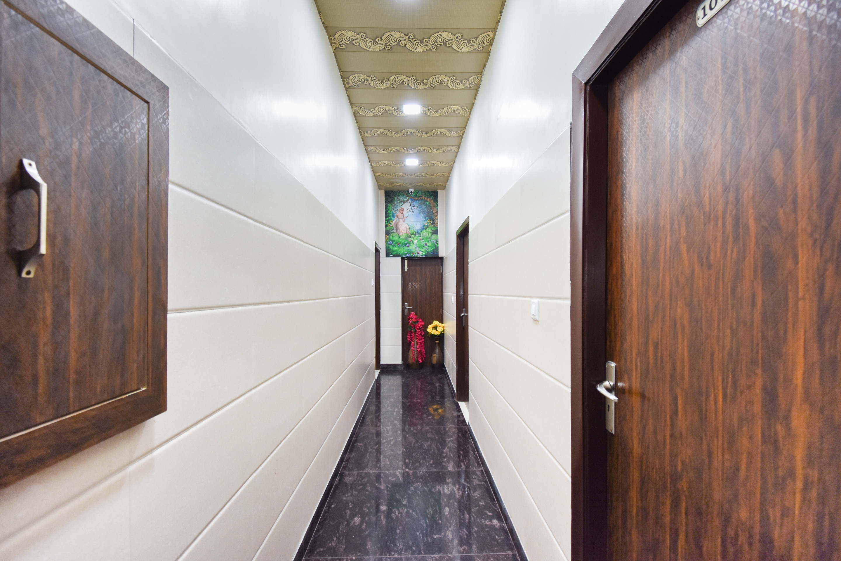 SPOT ON 63445 Deep Guest House, Amritsar 5