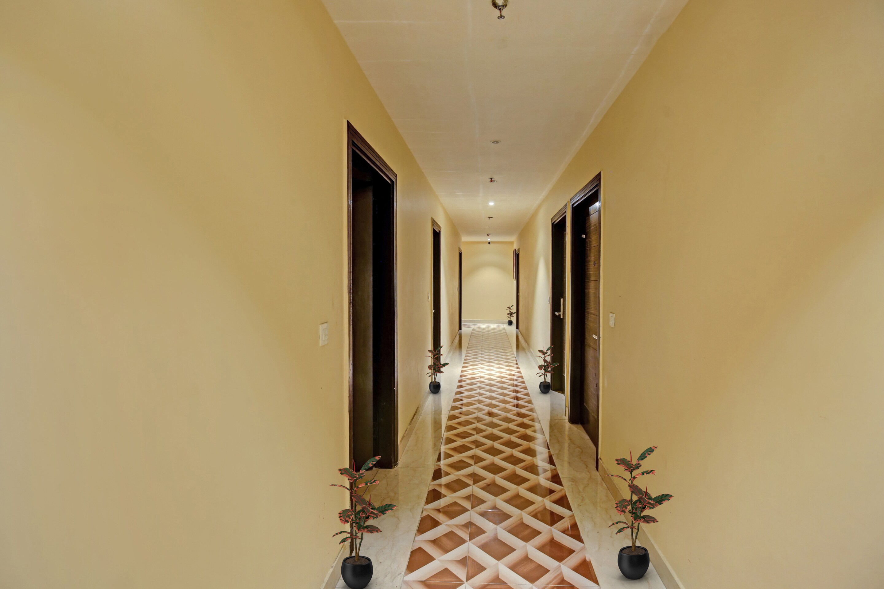 Collection O 92973 Hotel Royal Jihaan, Ludhiana 2