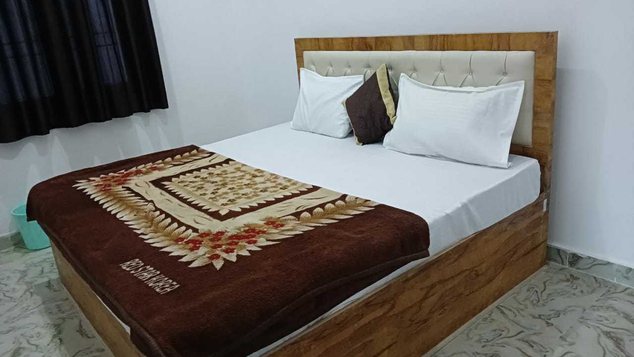 OYO 88731 Hotel, Moradabad 4