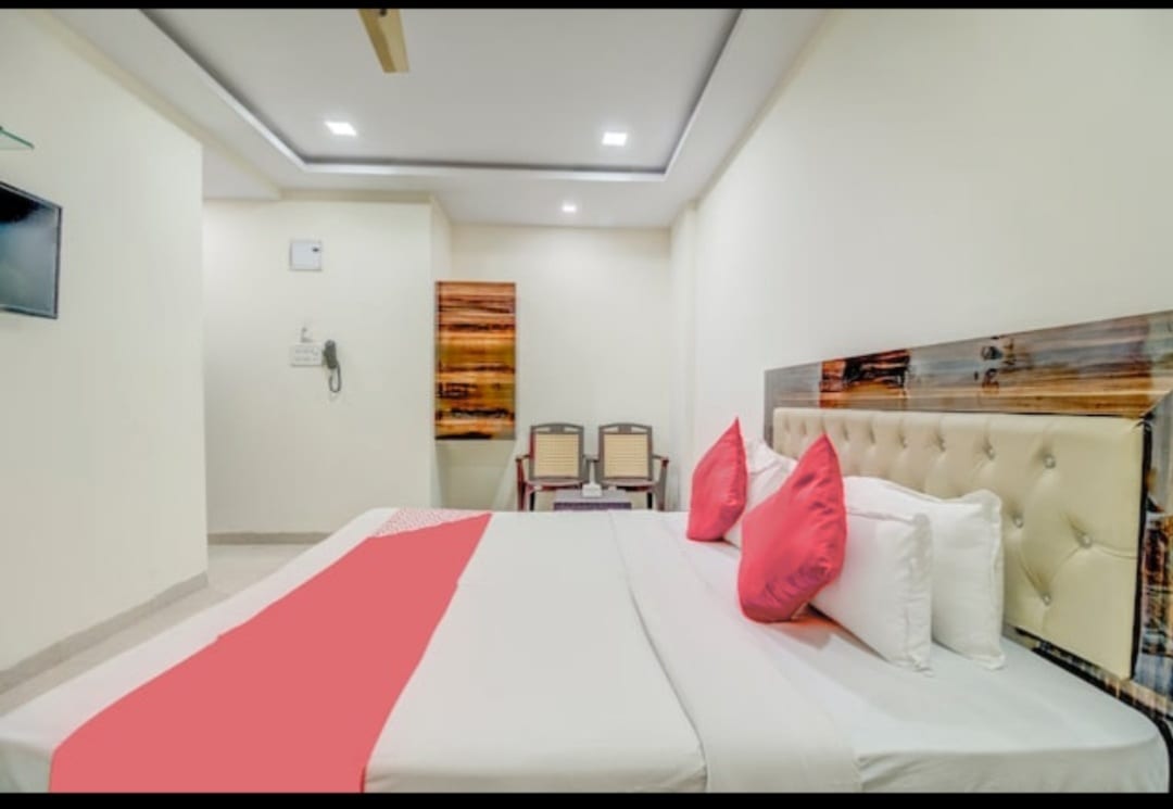 OYO 72564 Om Sai Lodge Hotel, Navi Mumbai 5