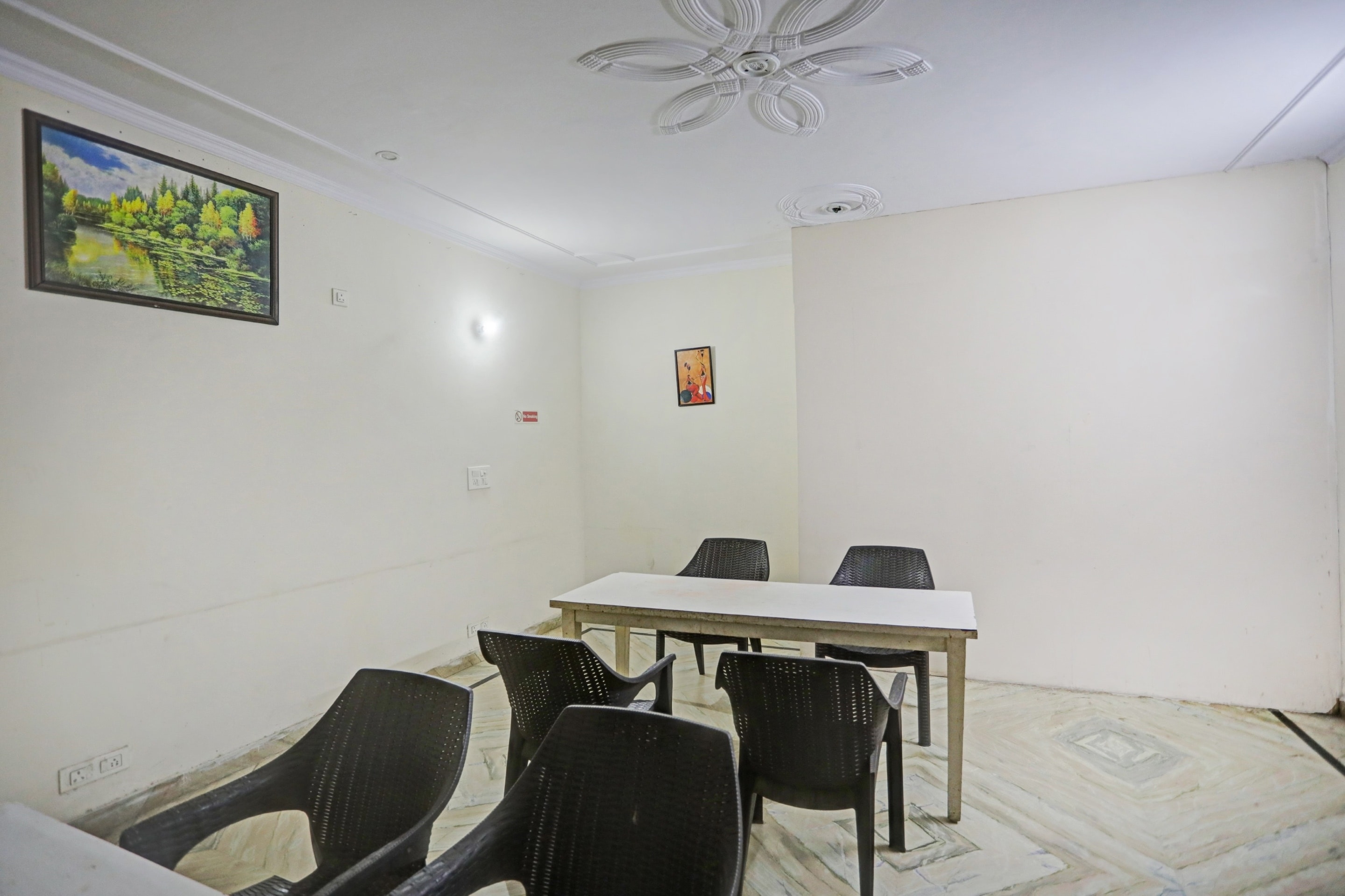 Collection O 93342 Antariksh Paradise, Noida 2