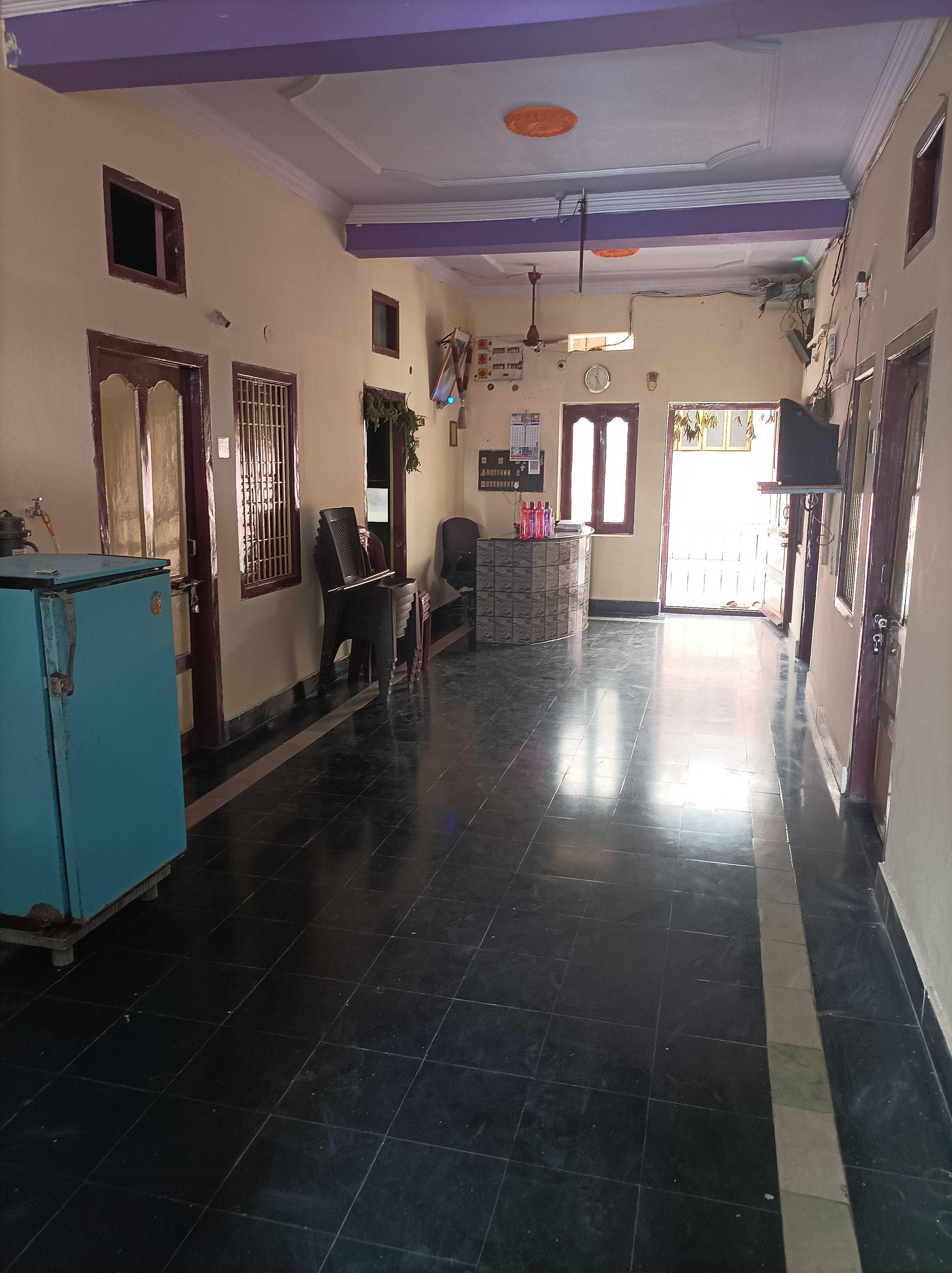 OYO 89446 Bavana Lodge, Rajahmundry 3