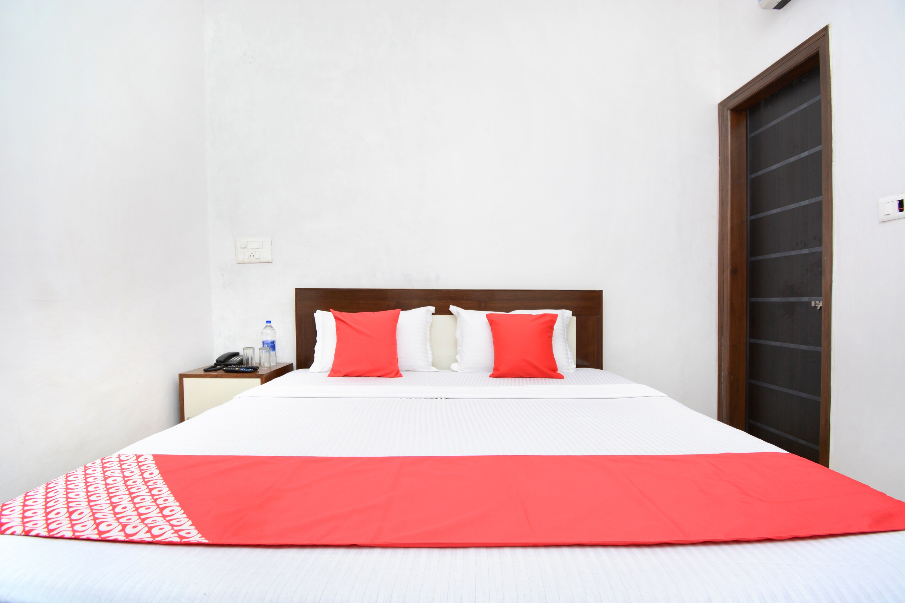OYO 30349 Hotel Mm Crown, Zirakpur 3