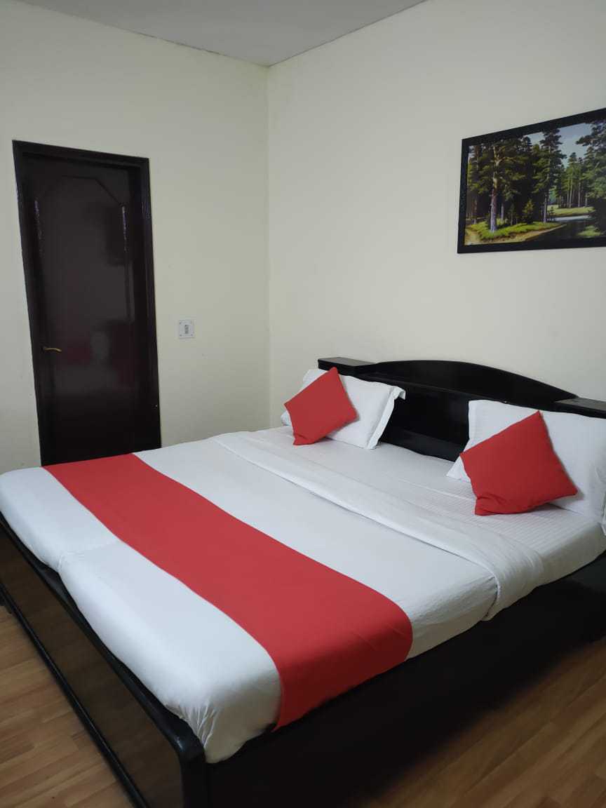 OYO 90834 Hotel New Kingston, Zirakpur 4