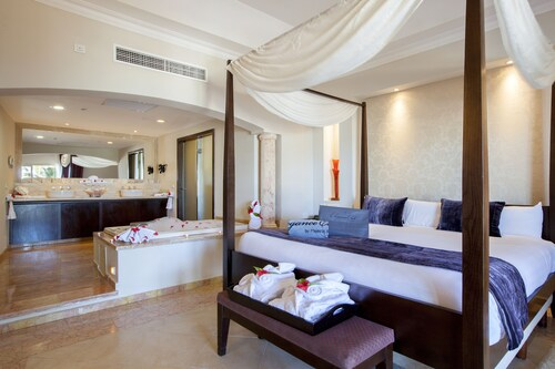 ELEGANCE CLUB OCEAN VIEW SUITE (OUTDOOR JACUZZI) - ADULTS ONLY 18+