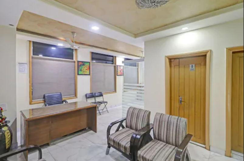 Downtown Travelodge - Blue Moon, New Delhi 4