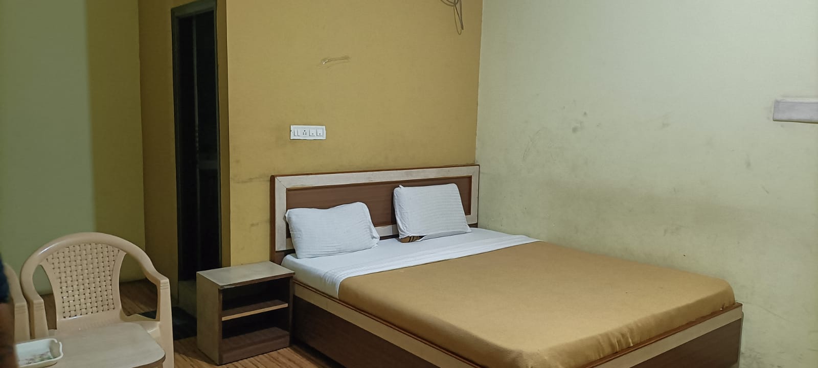 i-ROOMZ Hotel Vishwa Lodging, Dharwad 1