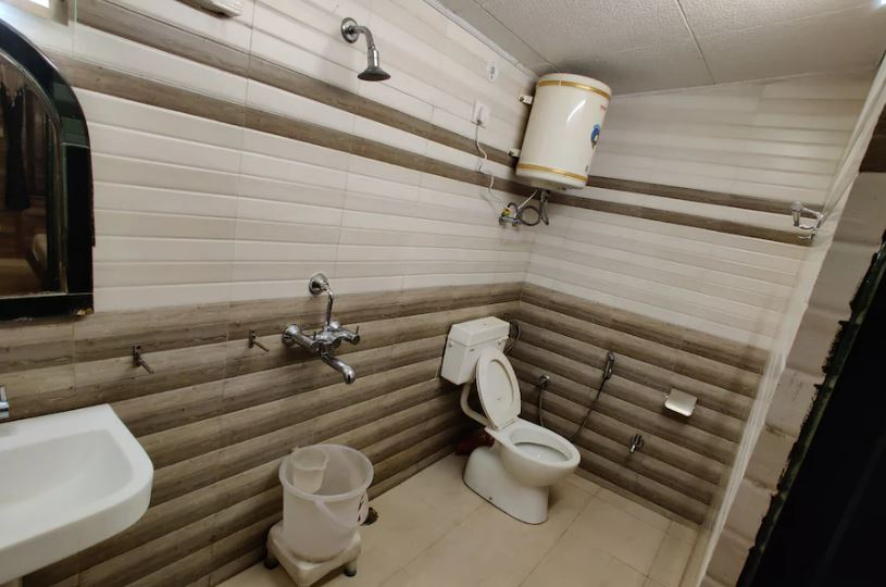 Hotel Shivraj - Lake View Hotel, Nainital 2