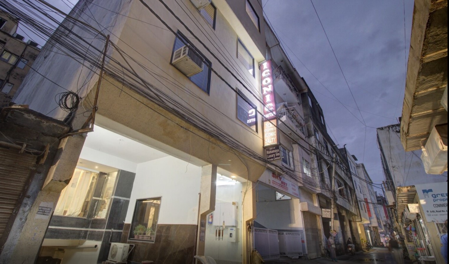 Hotel Iconic Suites by Excellent Hospitality, New Delhi 3