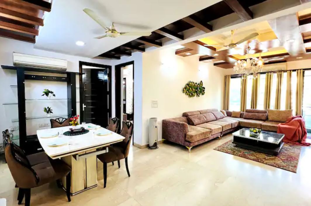 BluO 3BHK Green Park, Private Garden Balcony, Lift