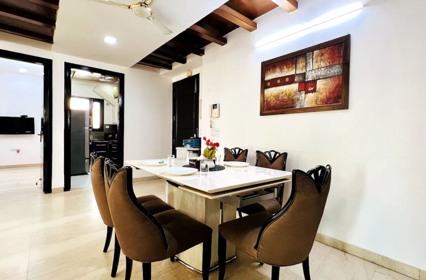 BluO 3BHK Green Park, Private Garden Balcony, Lift, New Delhi 5