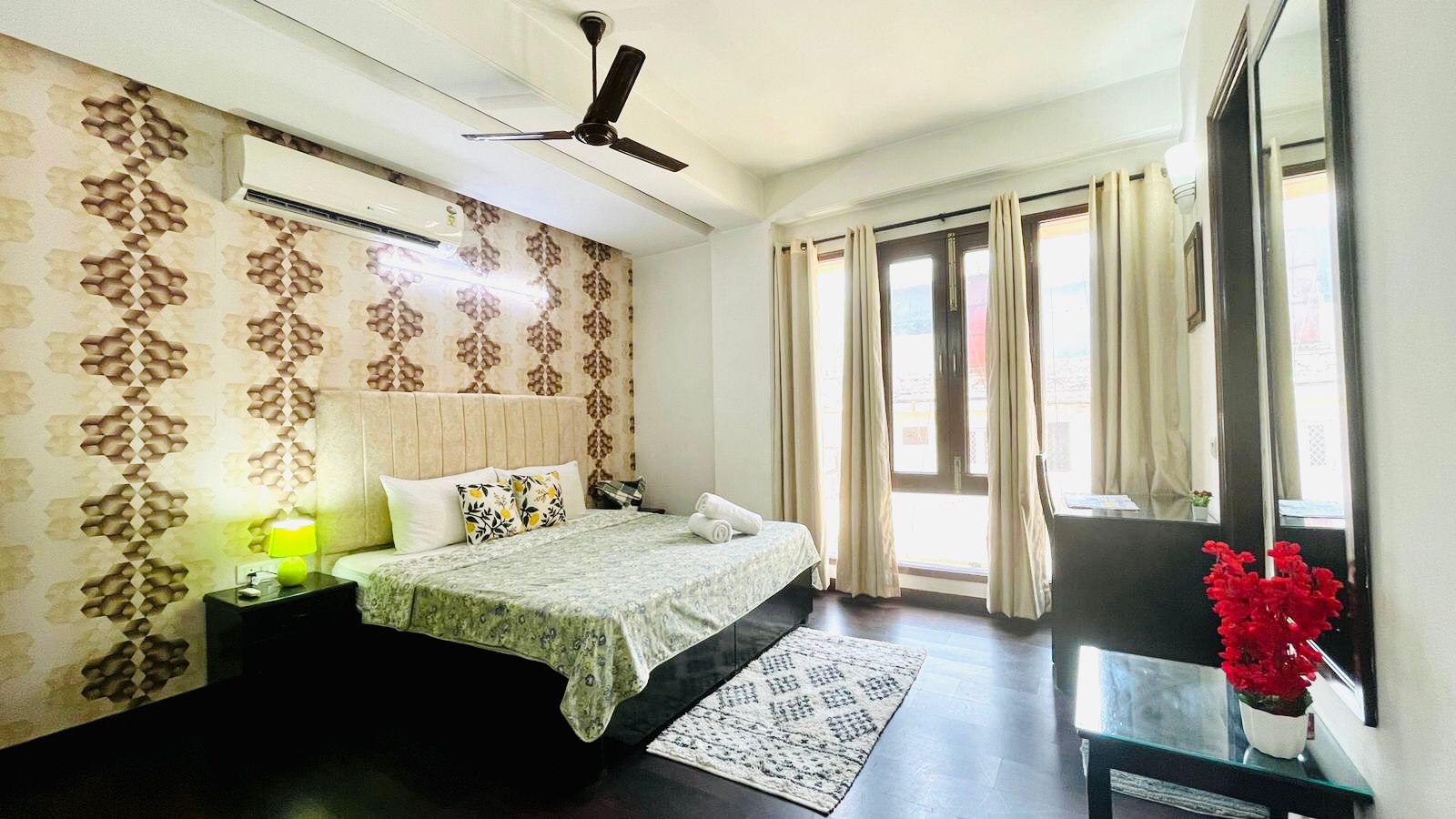 BluO Classic Studio - Green Park Hauz Khas Village, New Delhi 5