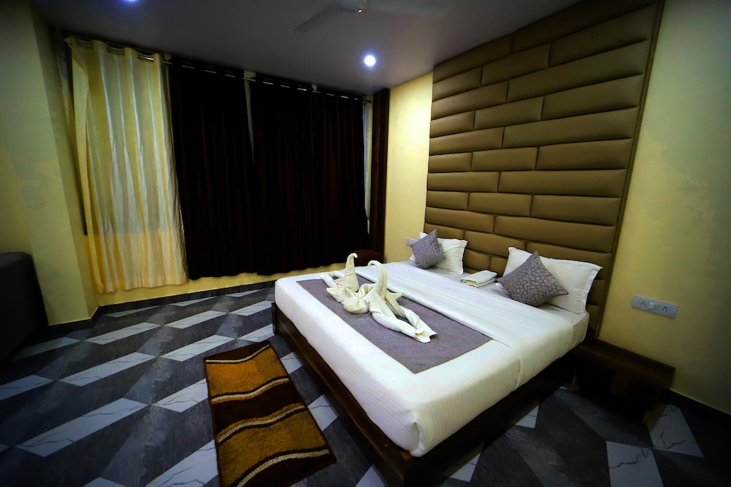 Hotel The Grand, Jabalpur 2