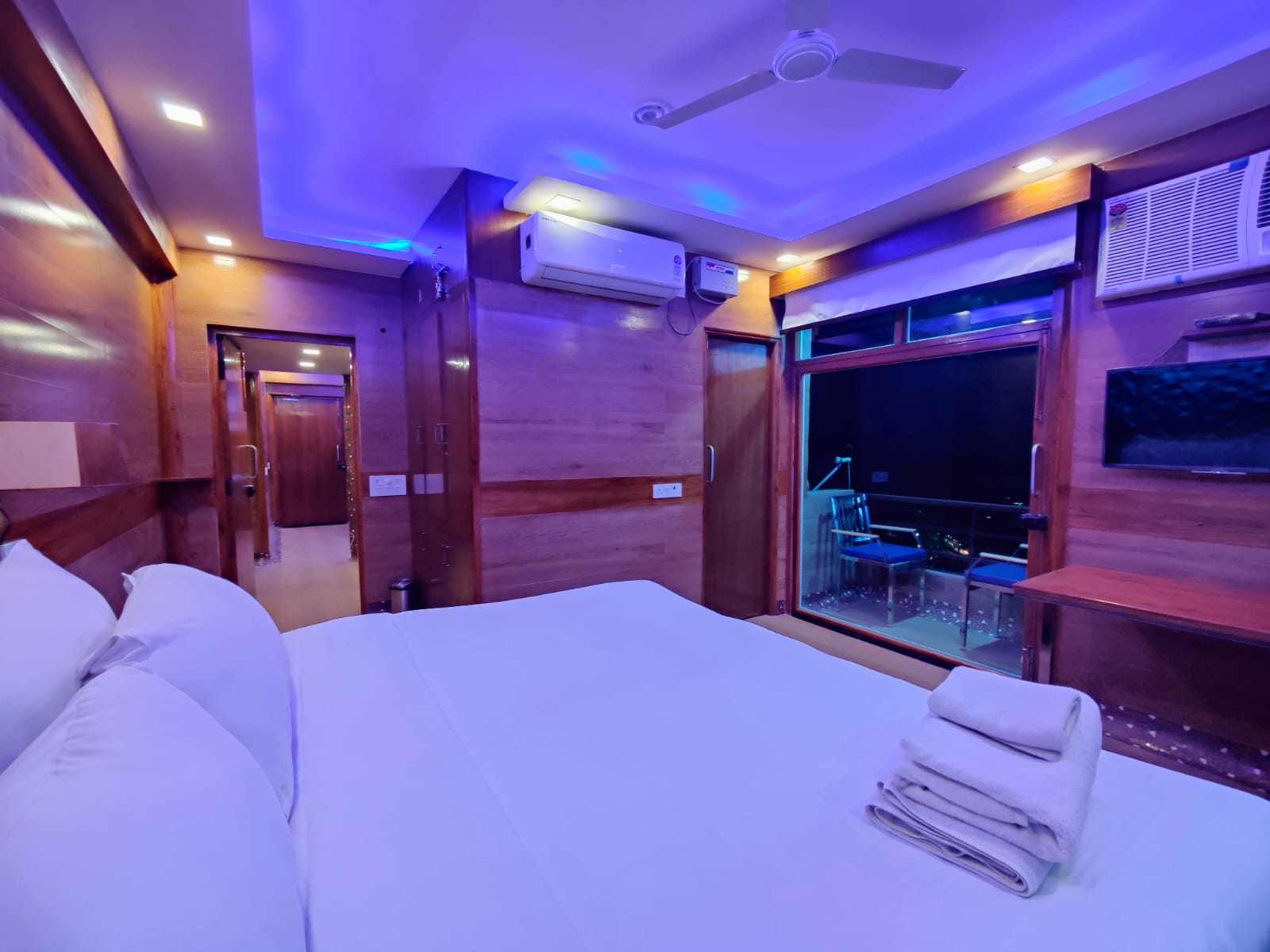 1 BR Ganga View with Balcony Deluxe Category