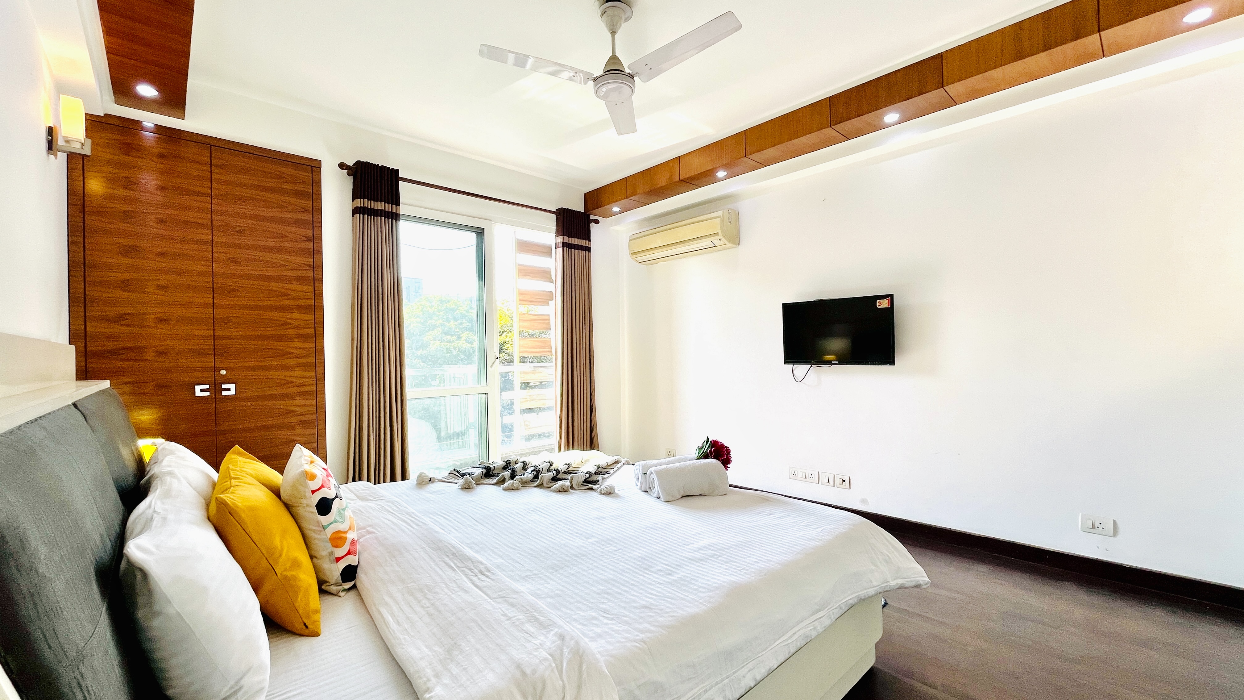 BluO Modern 3BHK M Block - Balcony, Parking, New Delhi 5