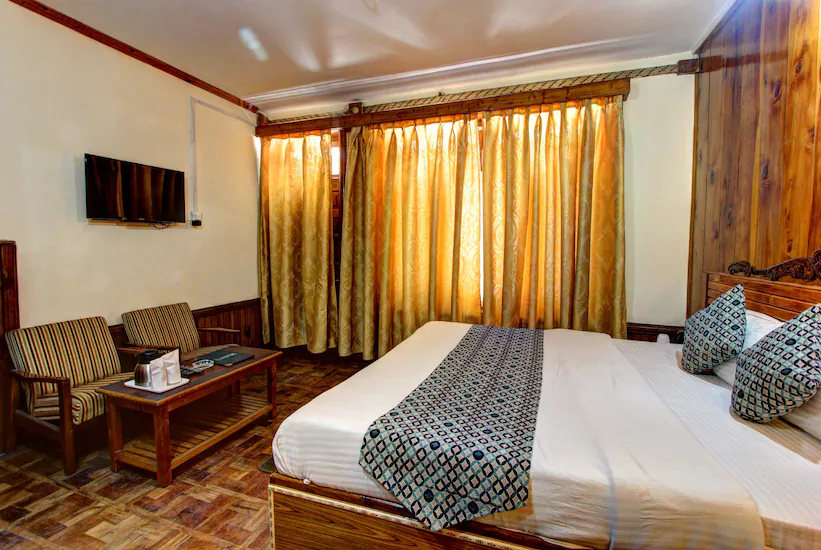 Hotel Holiday Home International, Manali 2