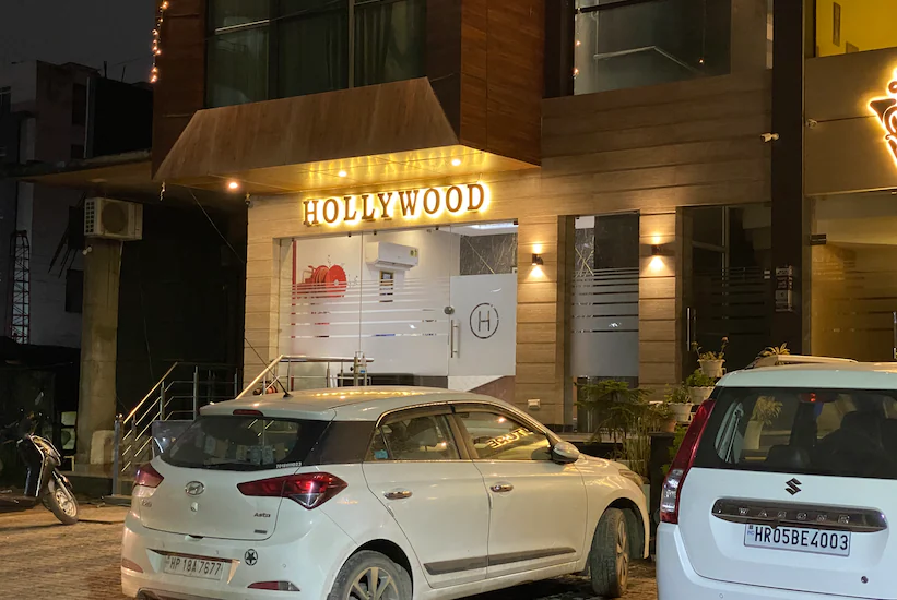 Hotel Hollywood, Chandigarh 4