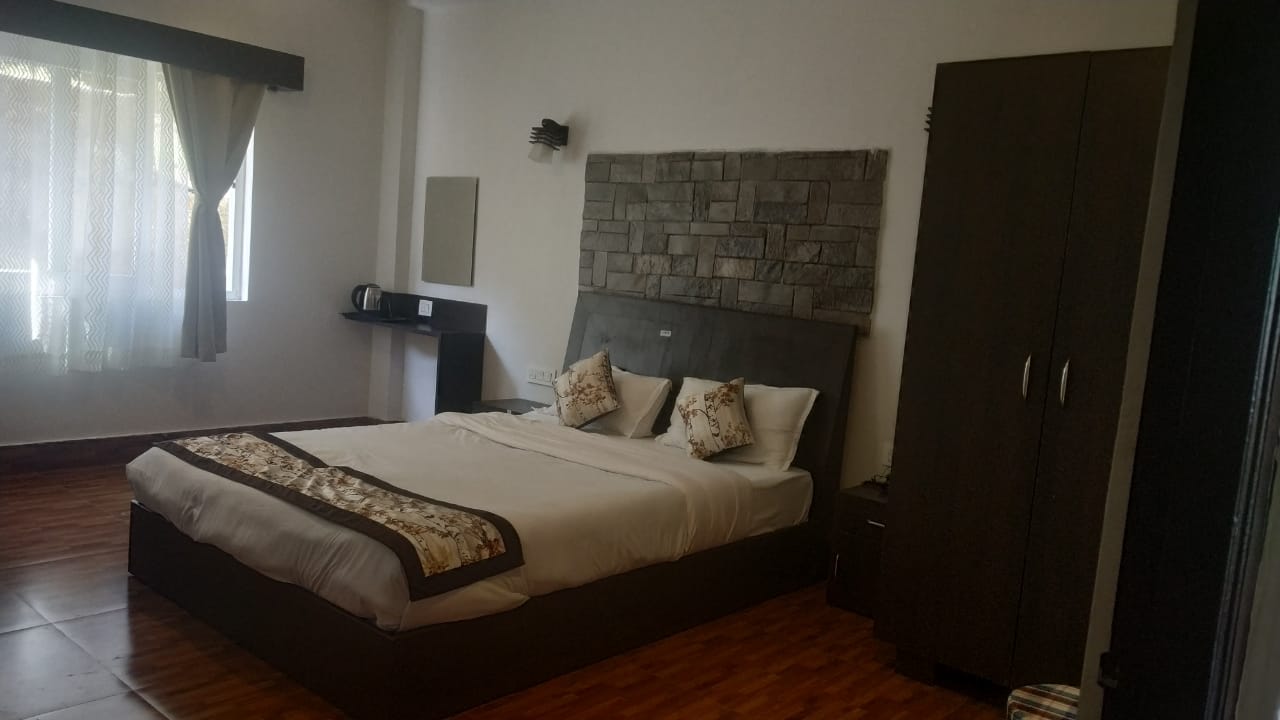 Tinchuley Ratna Vajra Vatika Resort, Darjeeling 3
