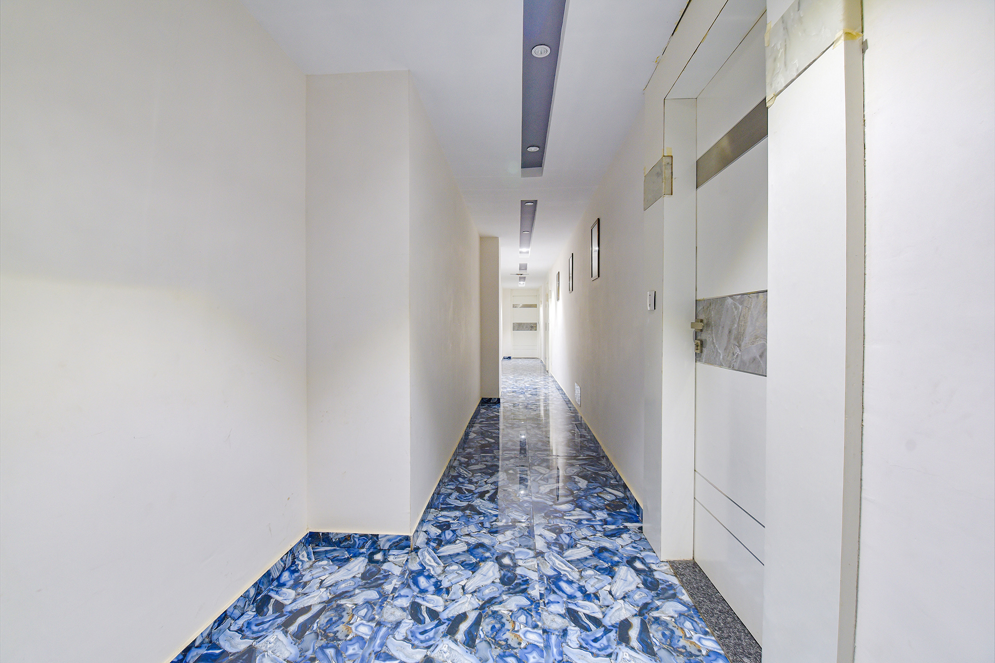 FabHotel Lee Grand Inn, Ahmedabad 2