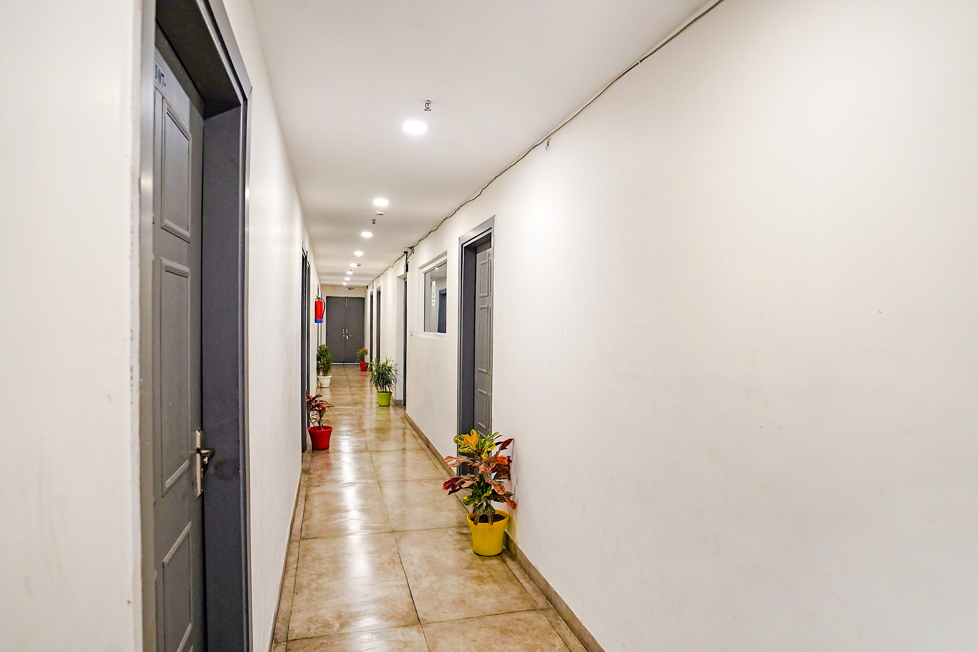 FabHotel Boom Rooms, Noida 4