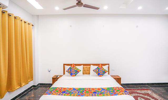 FabHotel The Grand Suite, Noida 3