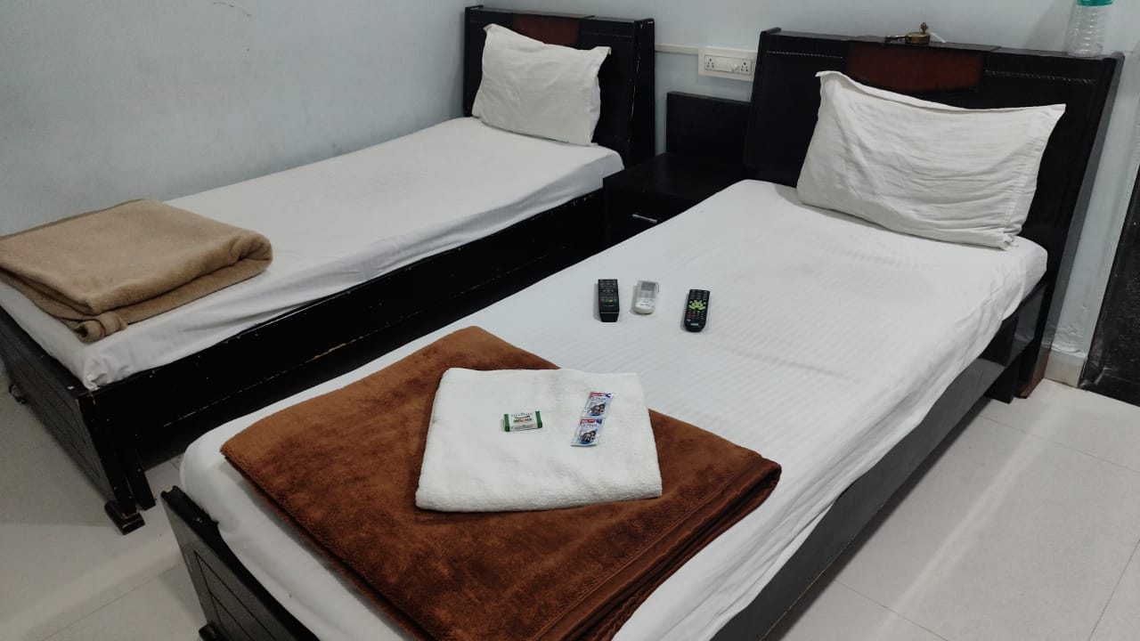iROOMZ Hotel 4 Seasons, Hyderabad 2