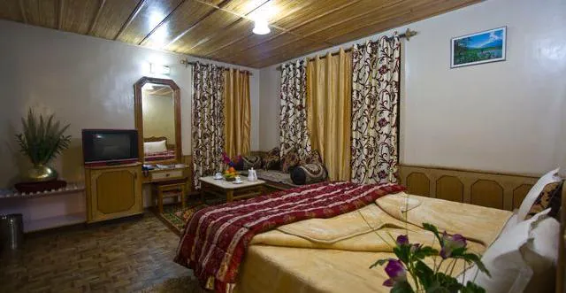 Hotel New River West, Manali 2