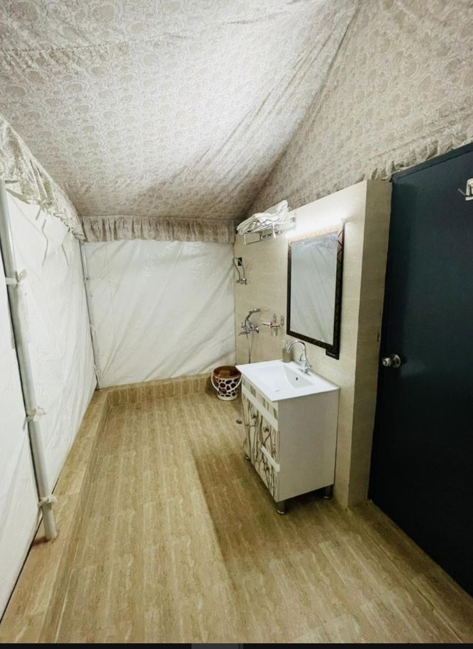 Luxus Hridhya Farms, Gurgaon 3
