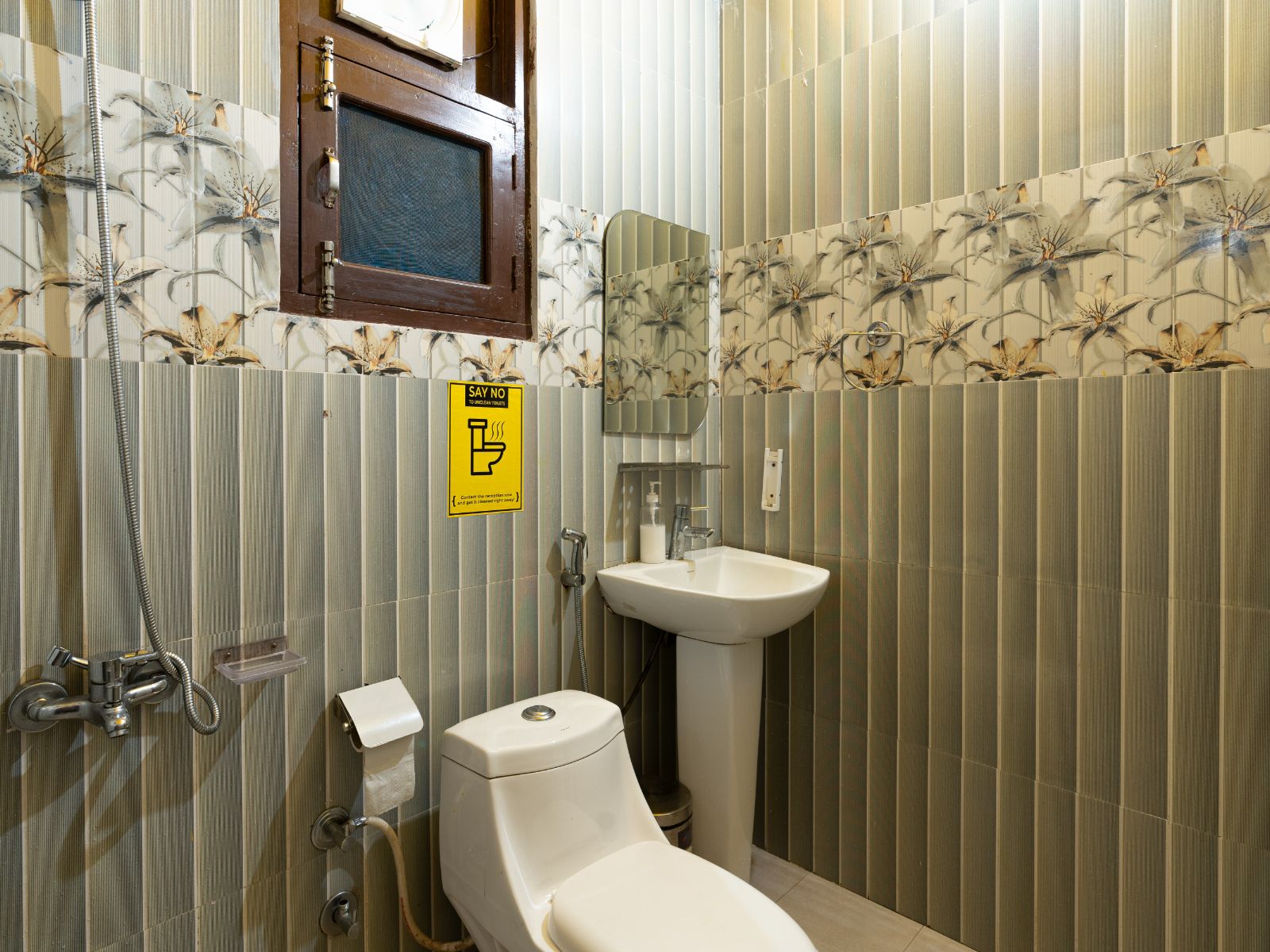 Bed in 4 Bed Mixed Dormitory