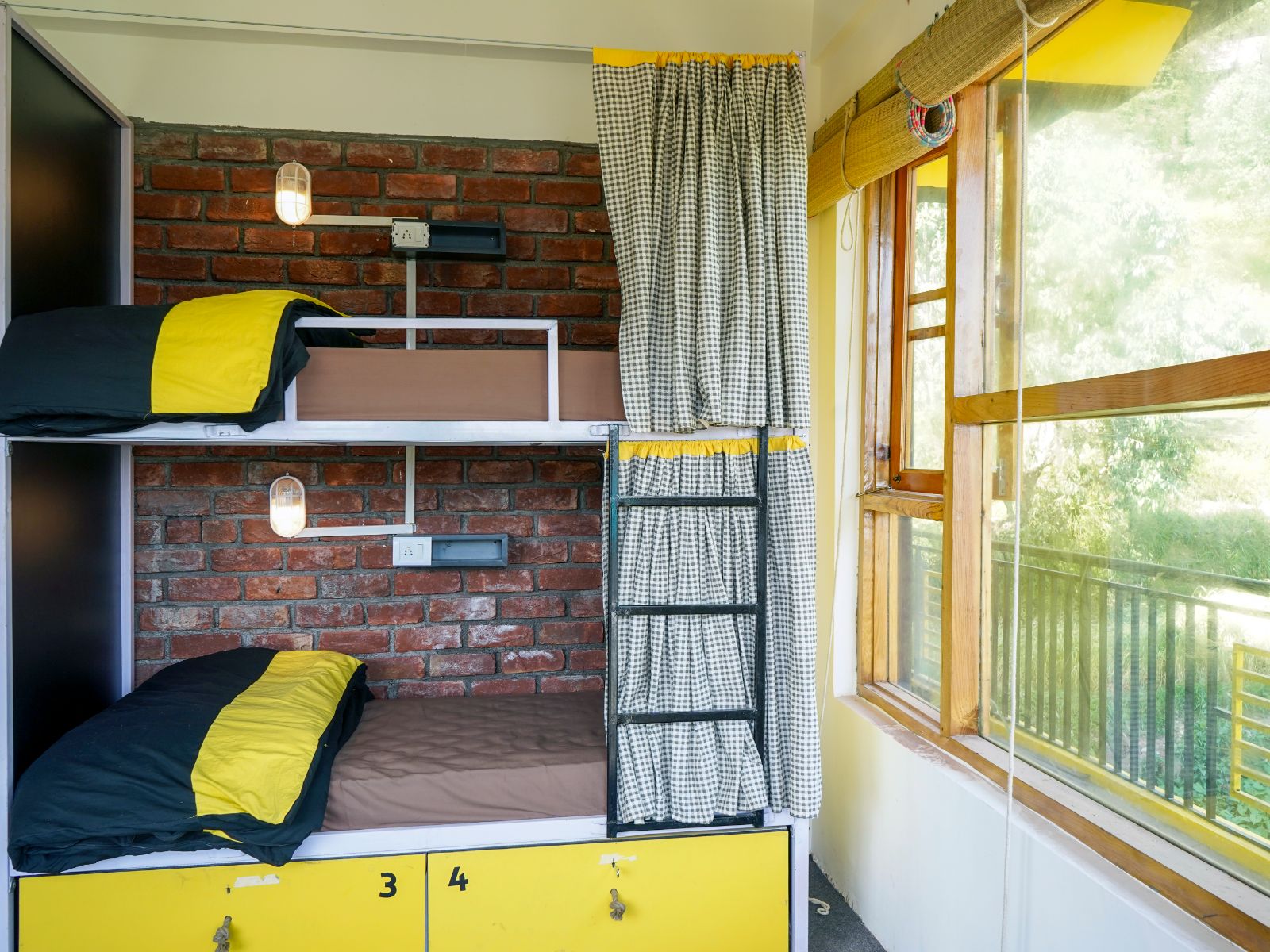 Bed in 4 Bed Mixed Dormitory