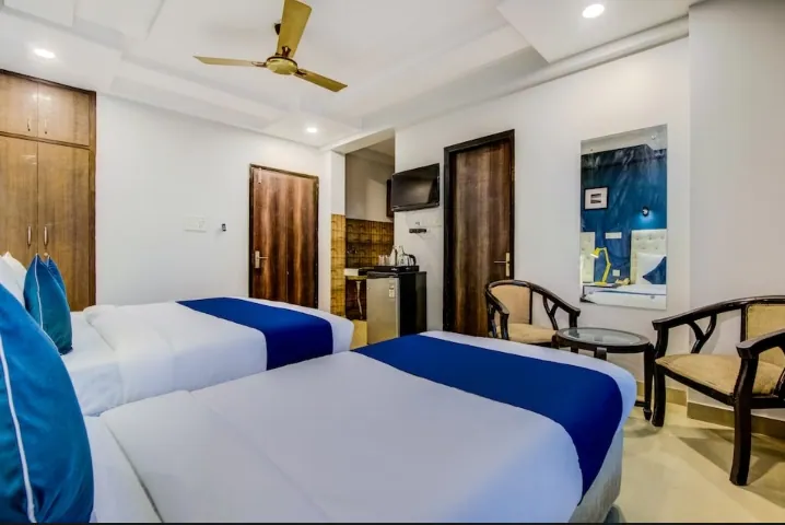 أو واي أو 23681 هيرا بالاس, New Delhi 4