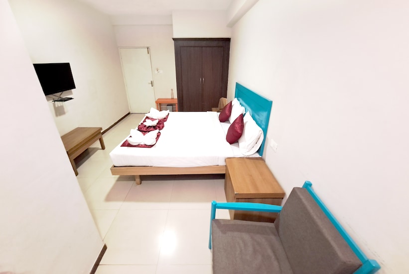 Hotel Preethi Palace